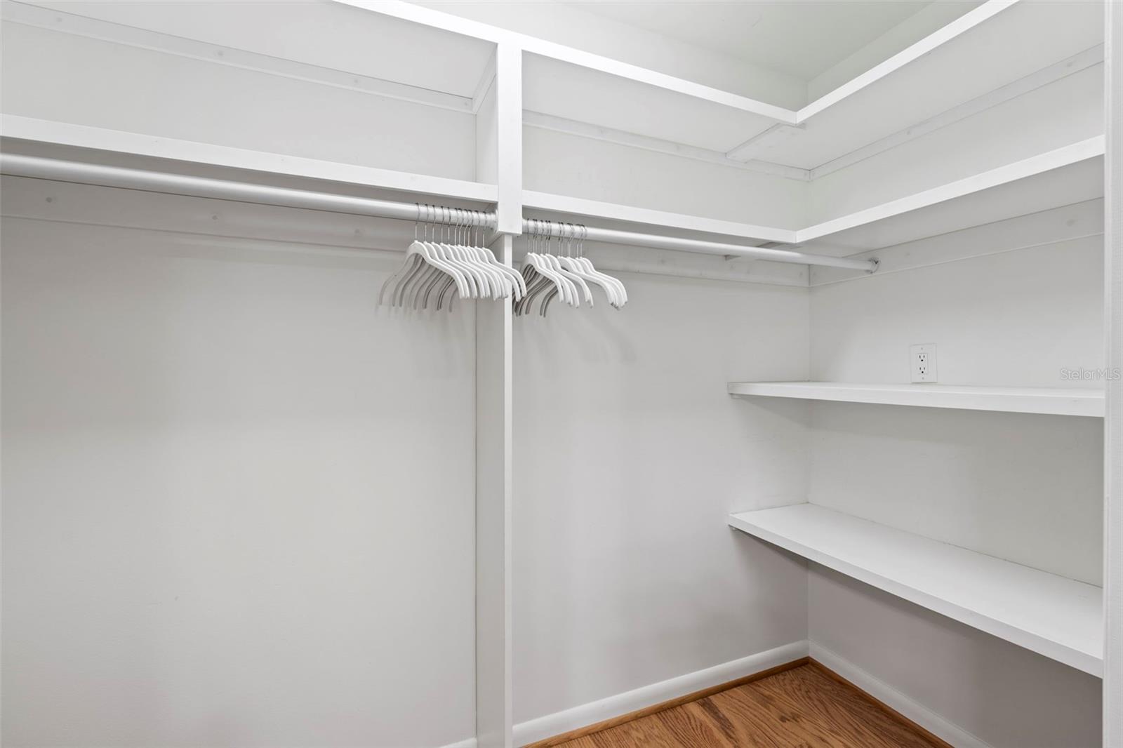 Image 23 of 59 For 511 Riviera Bay Drive Ne