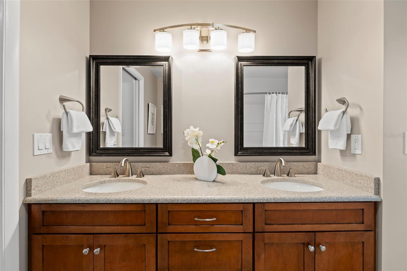 Image 29 of 59 For 511 Riviera Bay Drive Ne