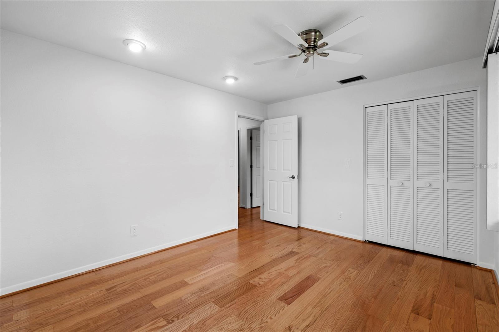 Image 34 of 59 For 511 Riviera Bay Drive Ne