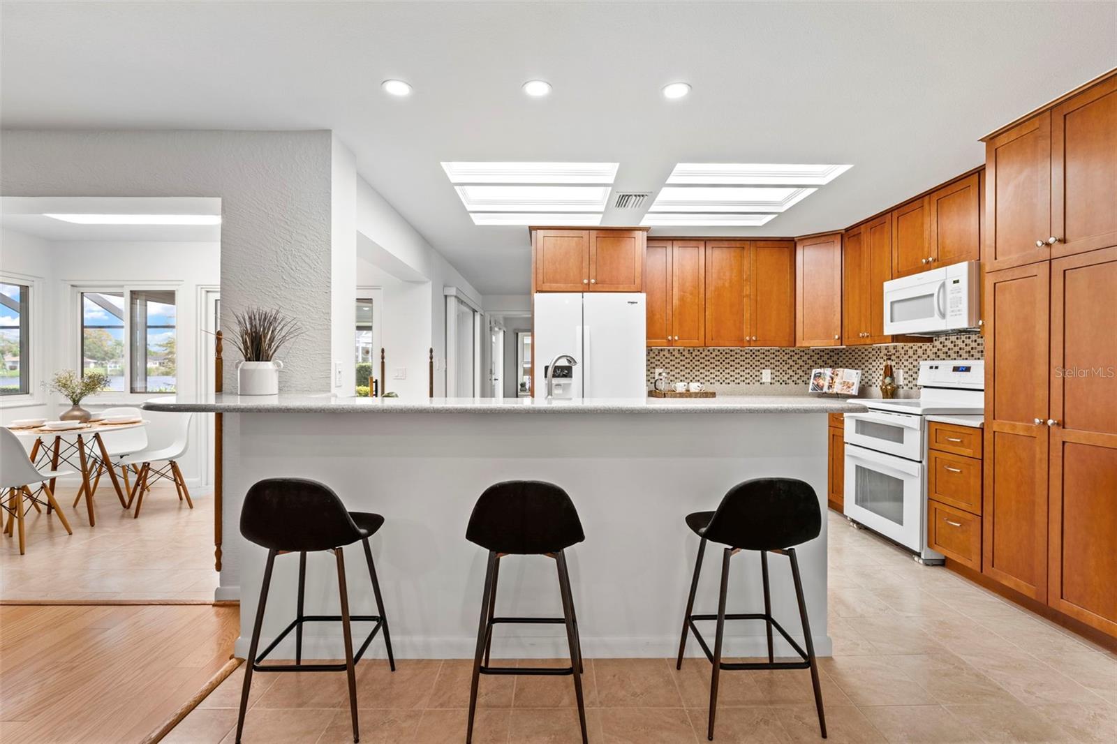 Image 9 of 59 For 511 Riviera Bay Drive Ne