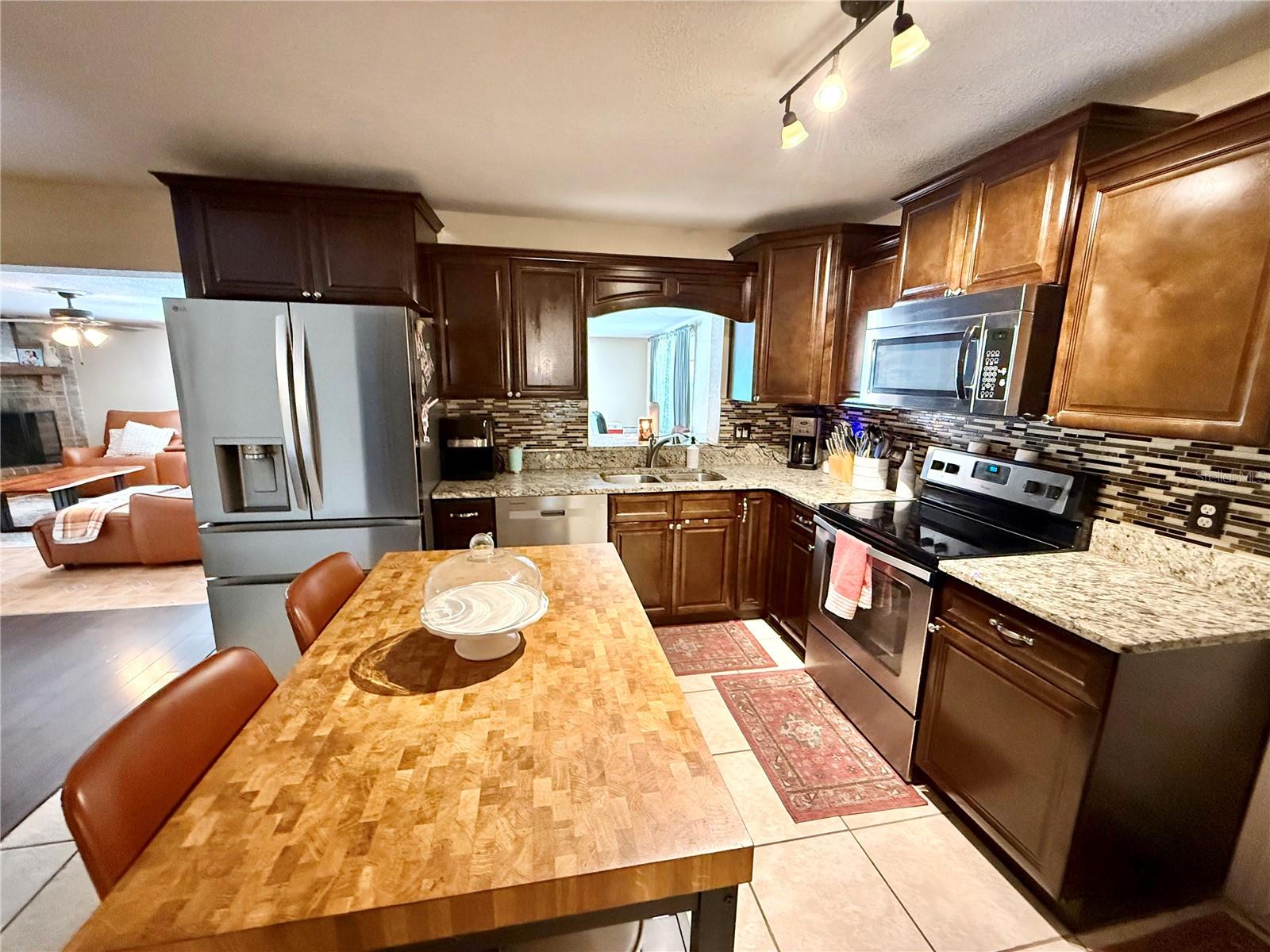 Image 3 of 28 For 304 Bluebird Avenue