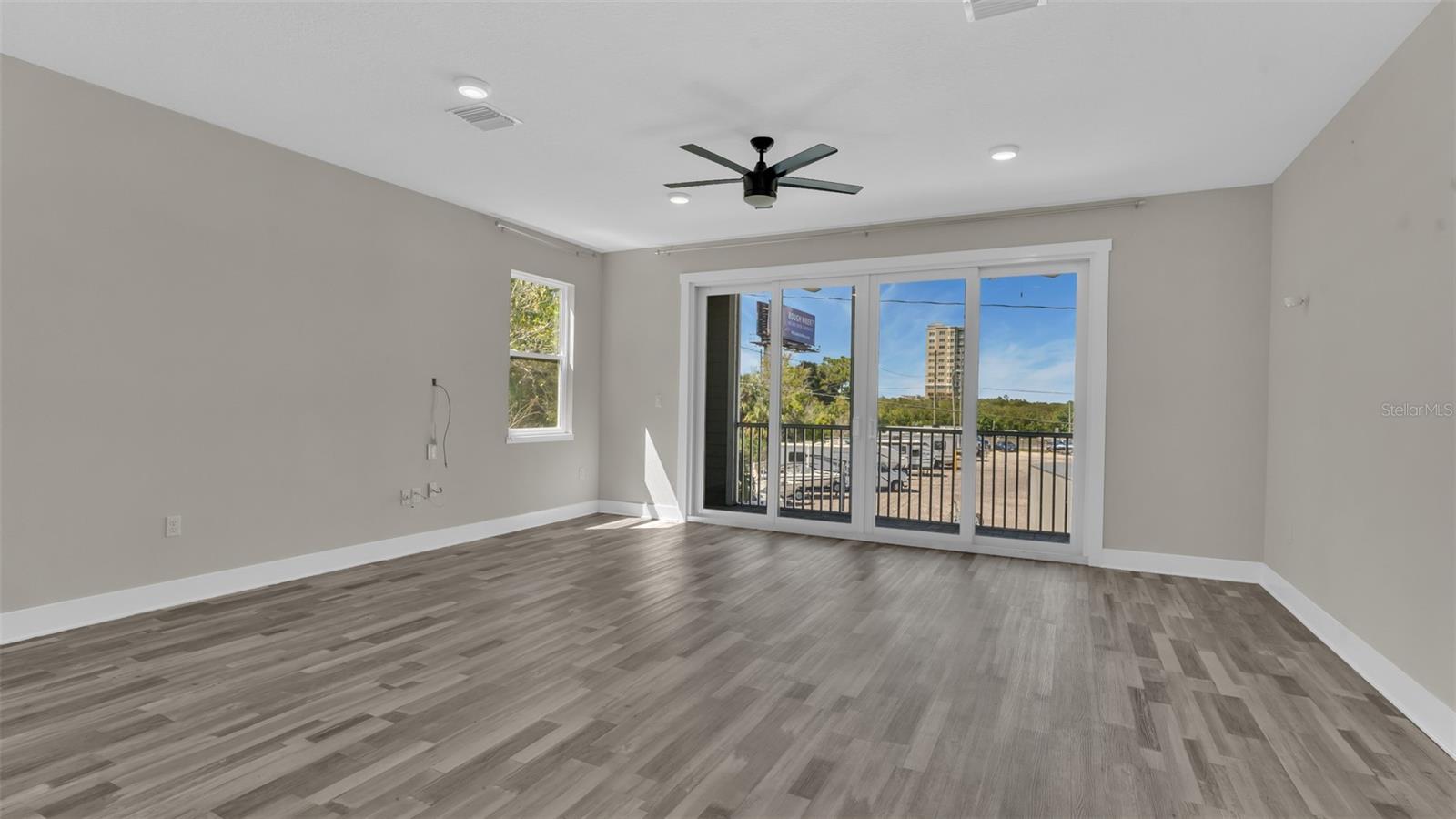 Image 10 of 37 For 1237 Savona Drive Ne