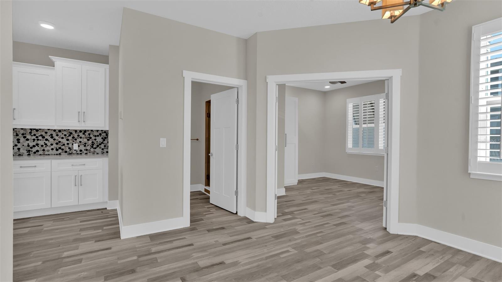 Image 11 of 37 For 1237 Savona Drive Ne