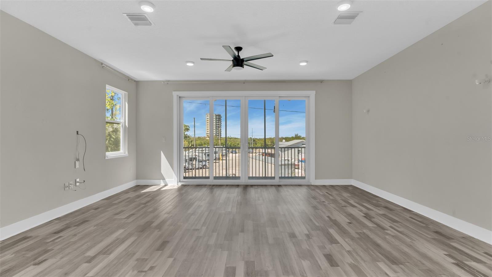 Image 25 of 37 For 1237 Savona Drive Ne