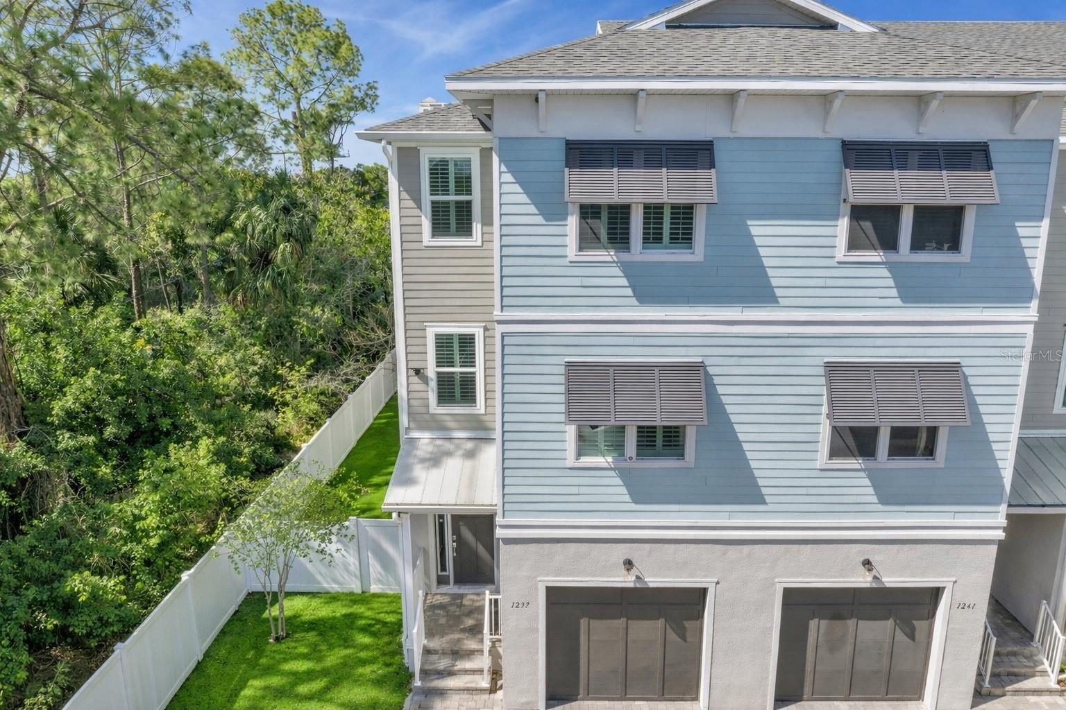 Image 32 of 37 For 1237 Savona Drive Ne