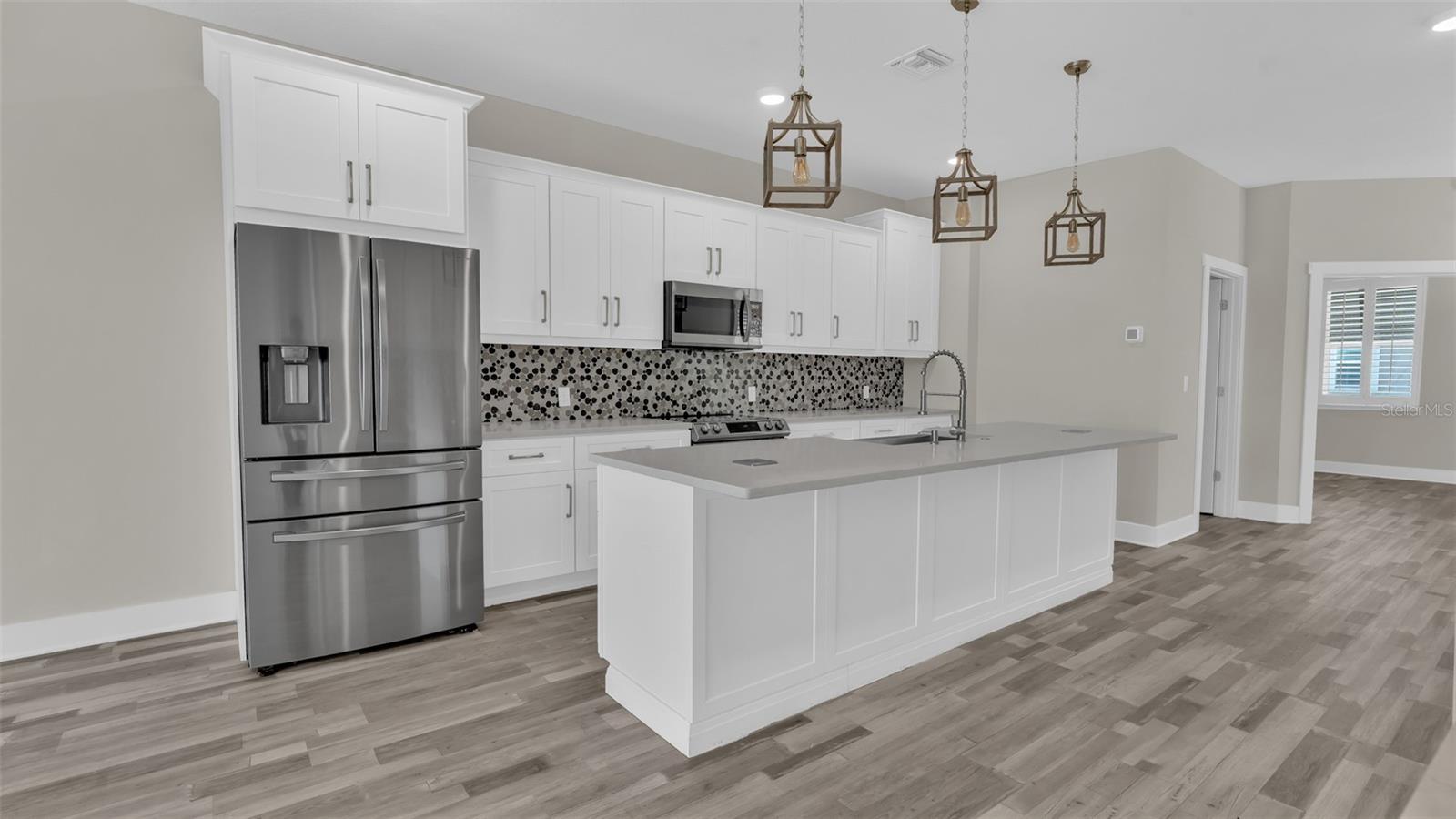 Image 7 of 37 For 1237 Savona Drive Ne