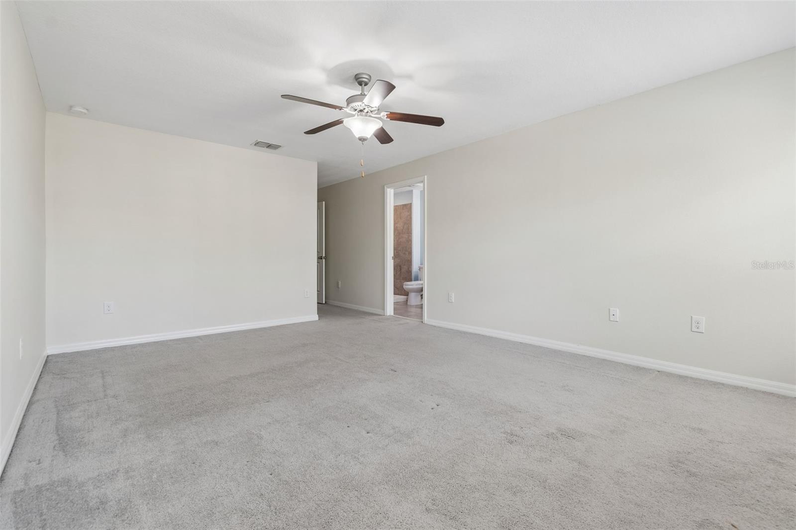 Image 24 of 60 For 10687 Lake Montauk Drive