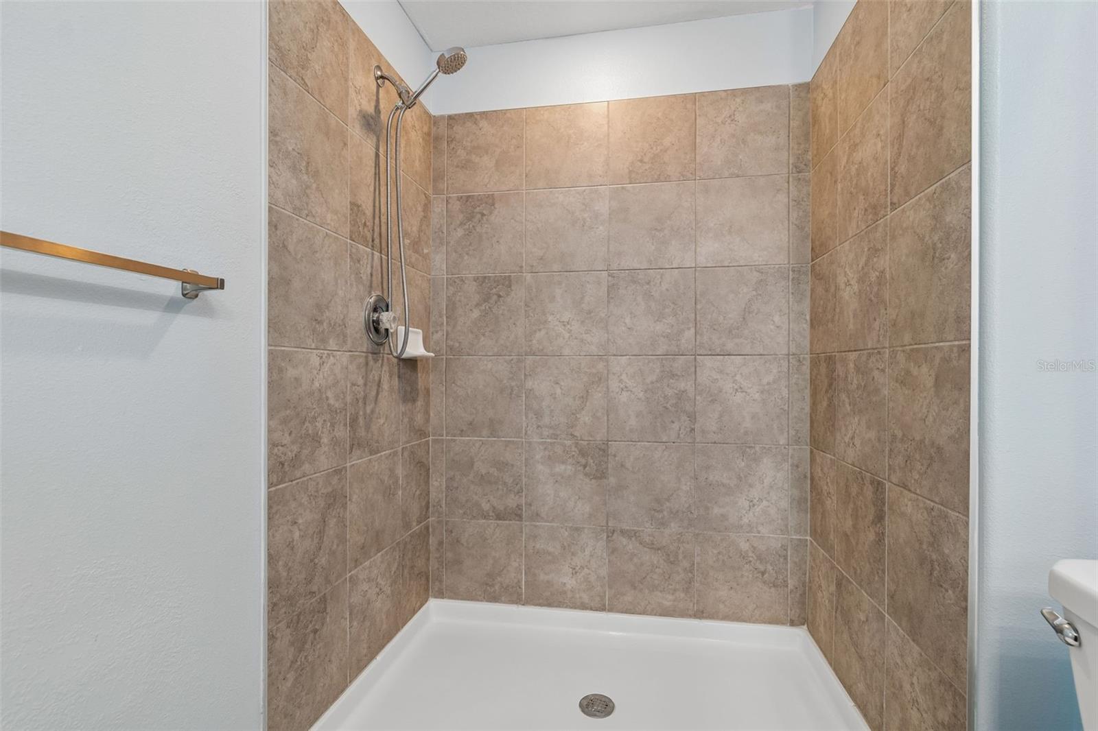 Image 25 of 60 For 10687 Lake Montauk Drive