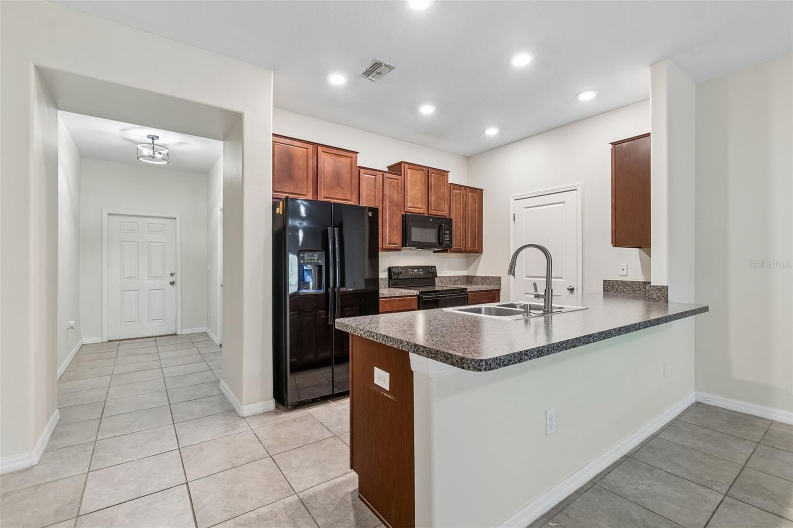 Image 8 of 60 For 10687 Lake Montauk Drive