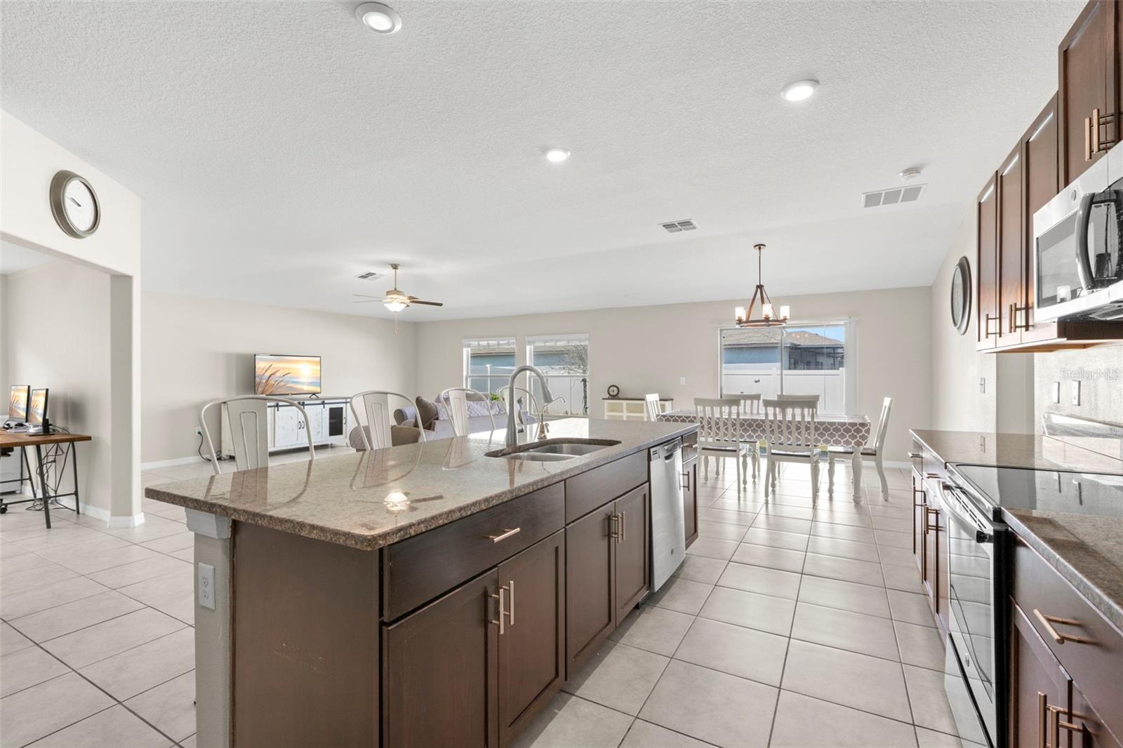 Image 13 of 52 For 11904 Field Thistle Court