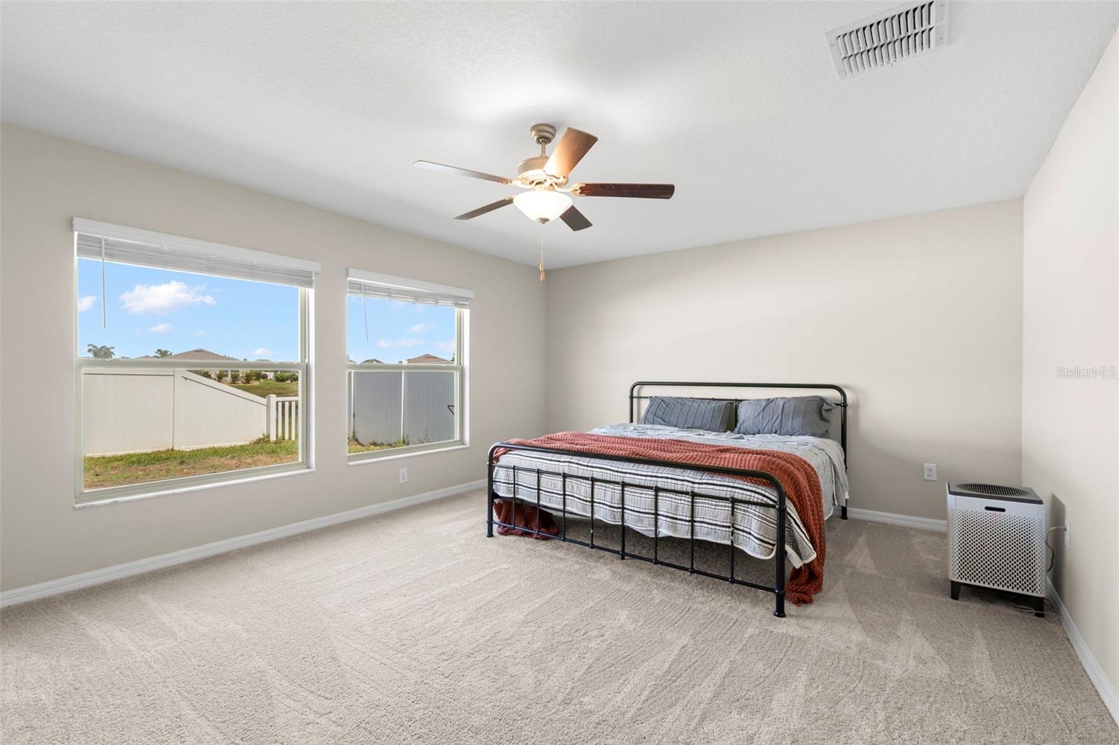 Image 22 of 52 For 11904 Field Thistle Court