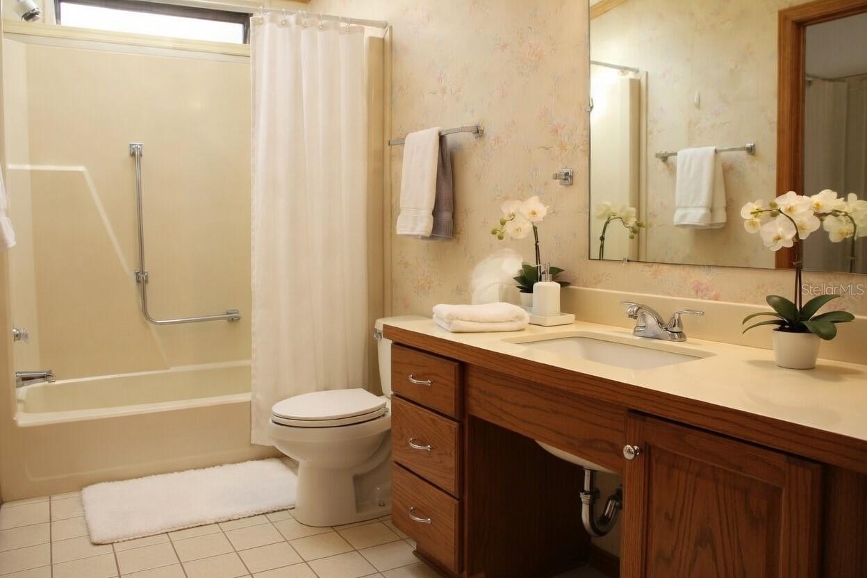 Image 12 of 31 For 5472 River Bay Drive