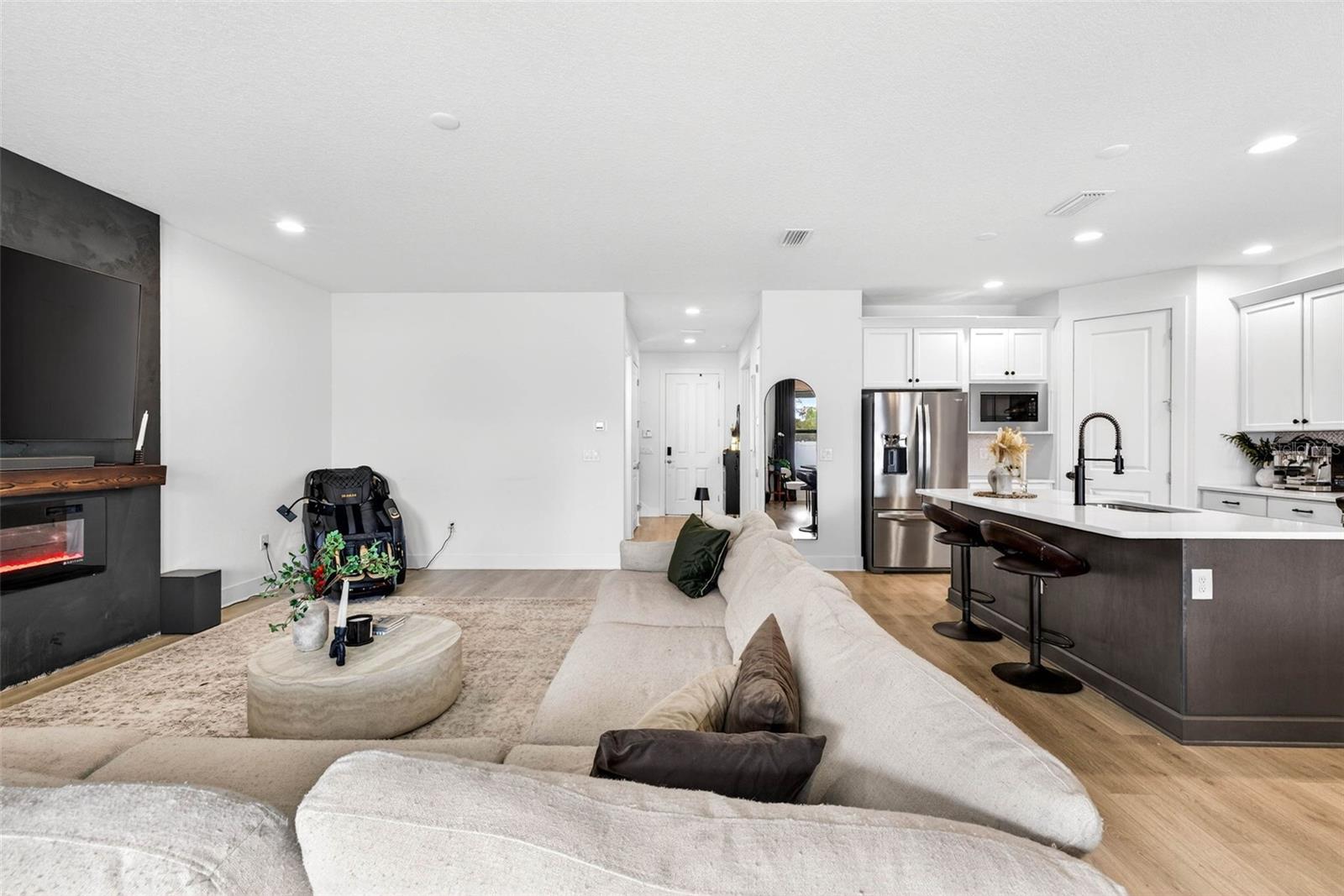 Image 11 of 54 For 610 Chelsea Street