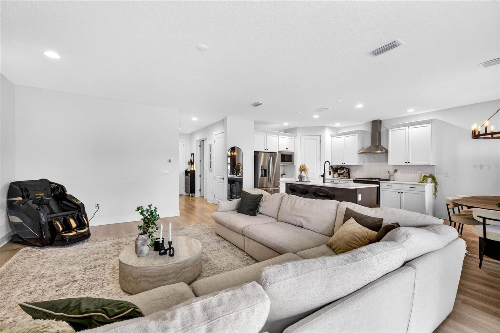 Image 12 of 54 For 610 Chelsea Street