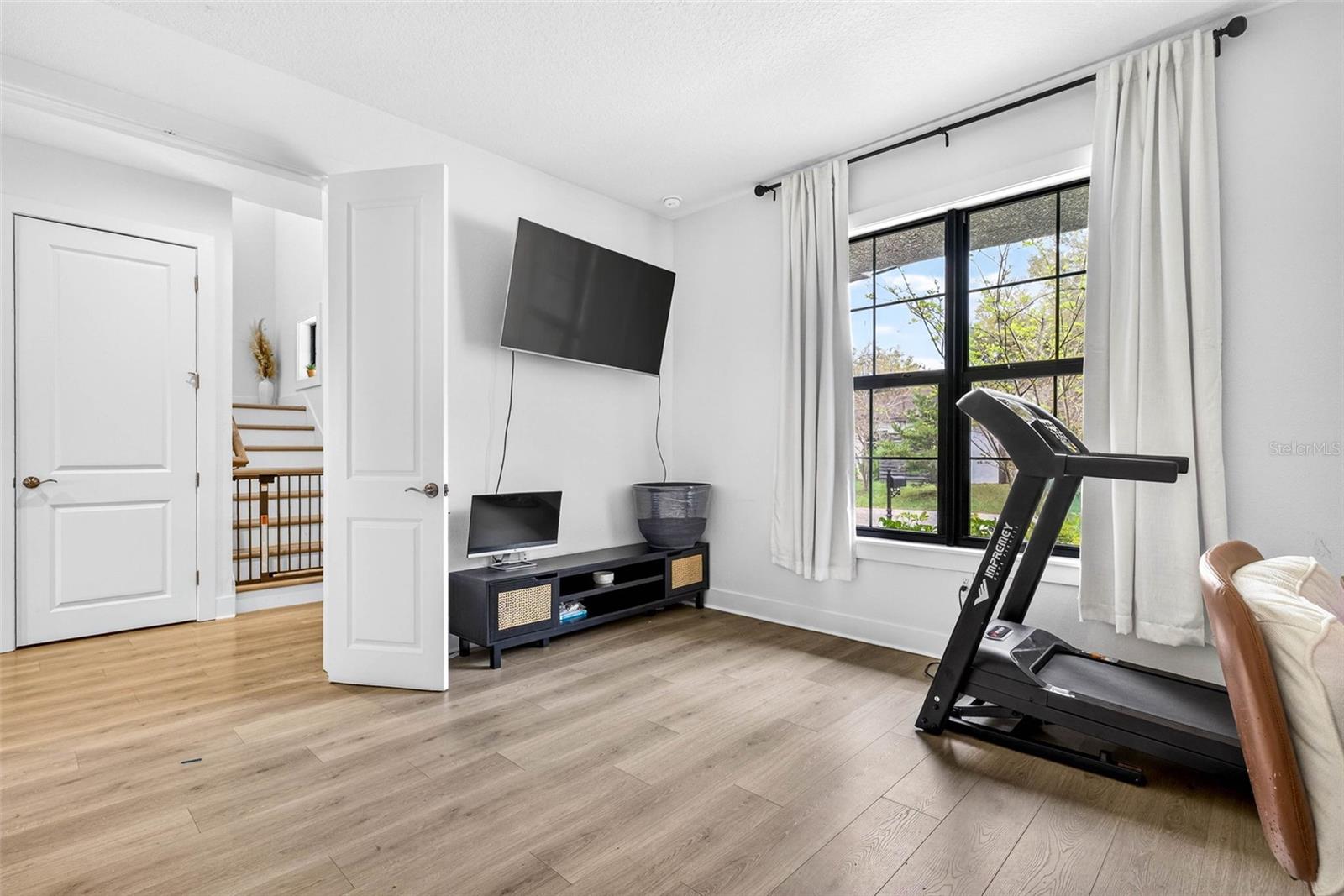 Image 18 of 54 For 610 Chelsea Street