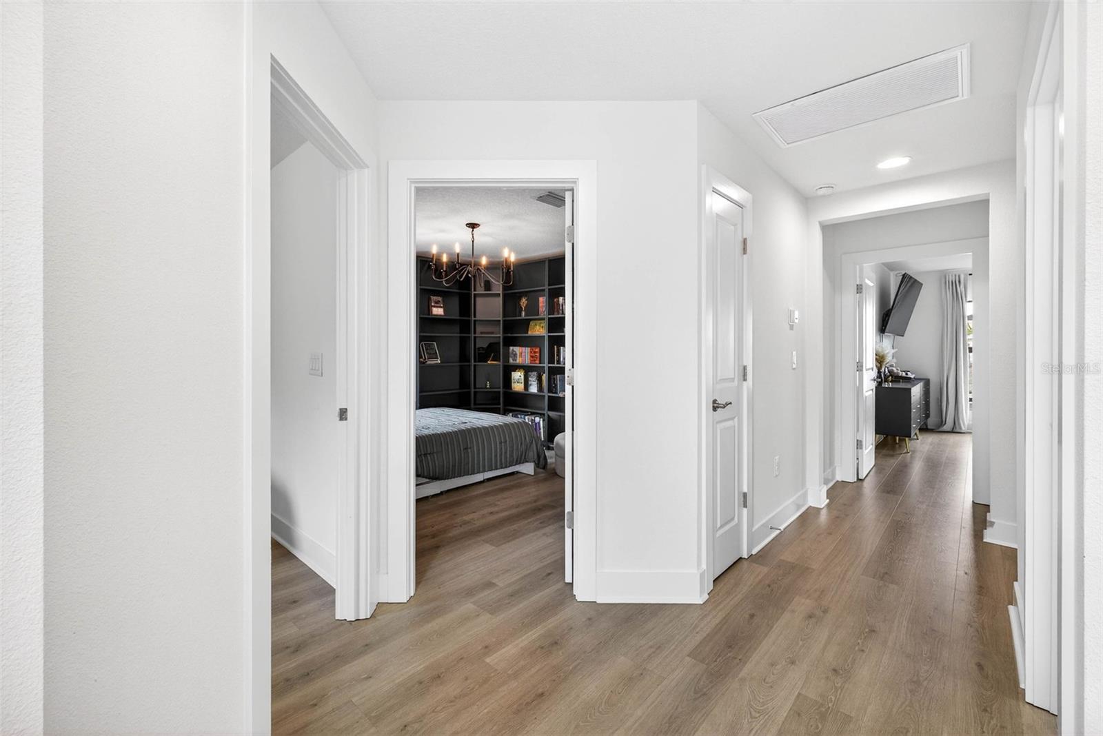 Image 23 of 54 For 610 Chelsea Street