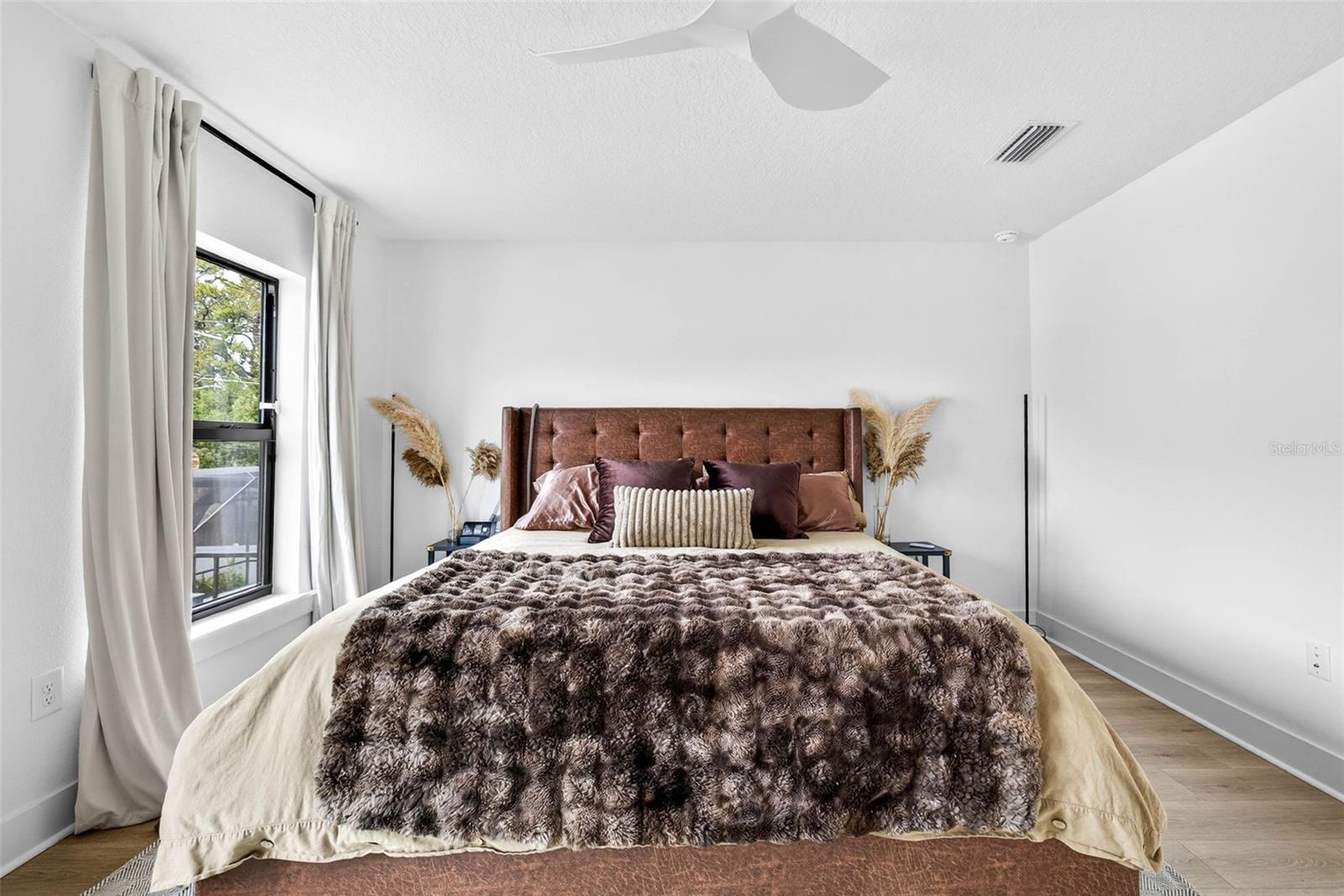 Image 32 of 54 For 610 Chelsea Street