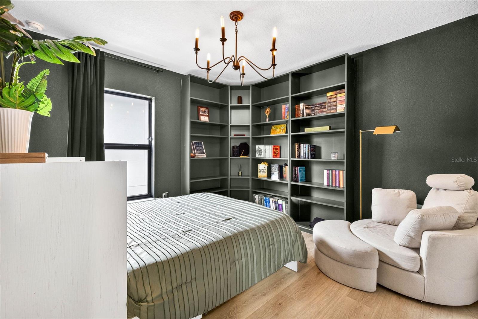 Image 35 of 54 For 610 Chelsea Street