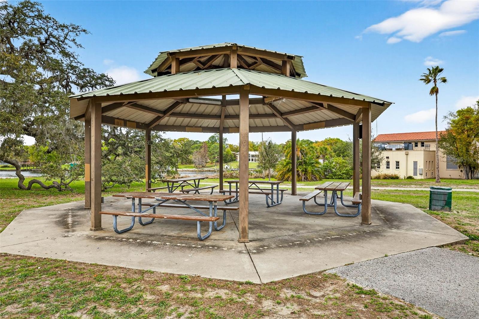 Image 53 of 54 For 610 Chelsea Street