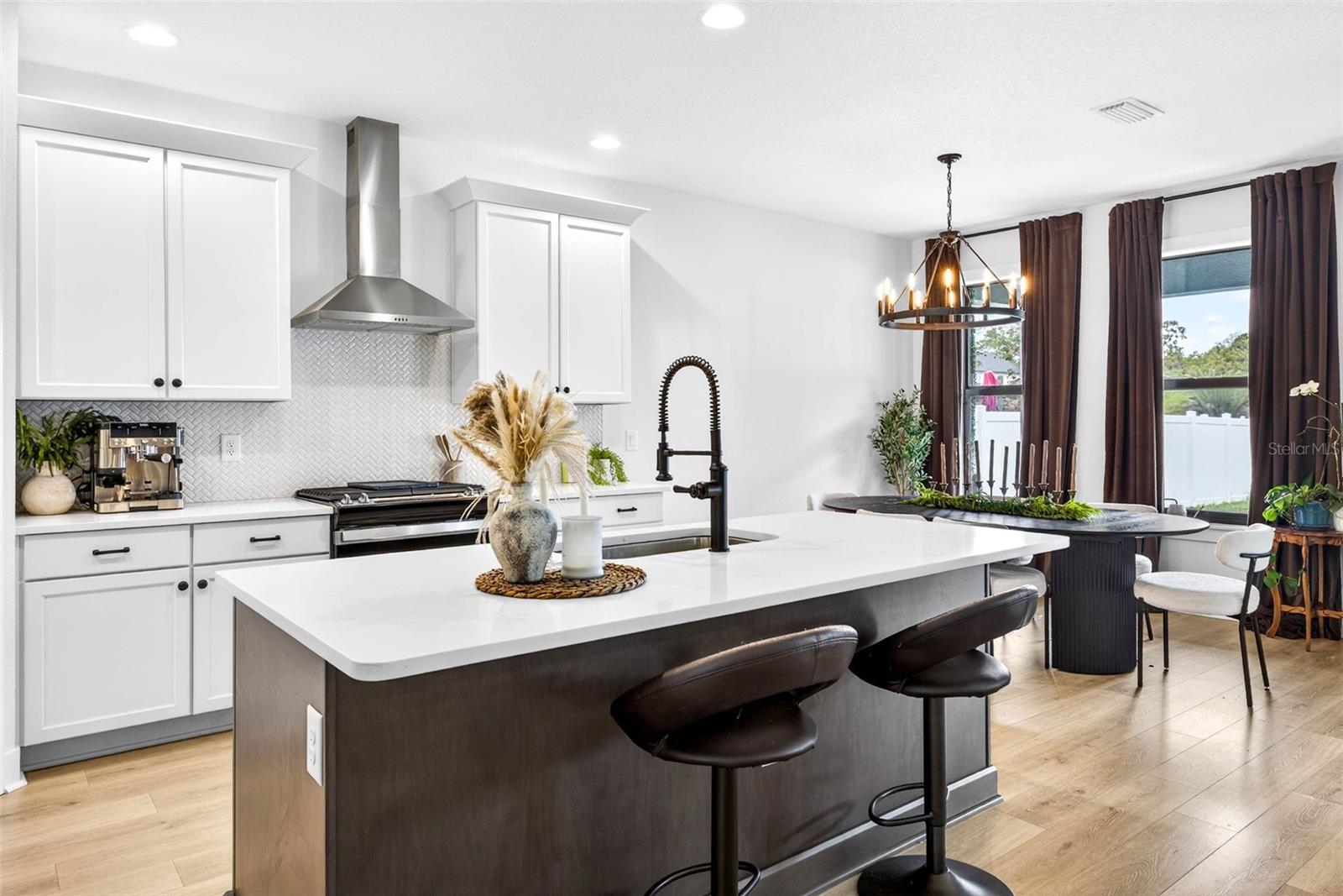 Image 6 of 54 For 610 Chelsea Street