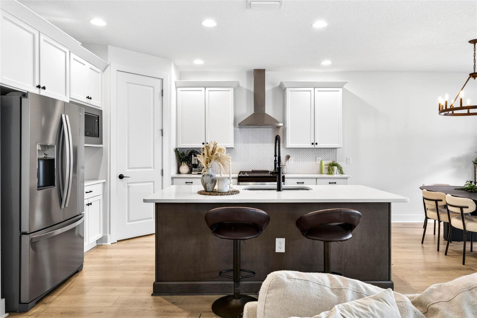 Image 7 of 54 For 610 Chelsea Street