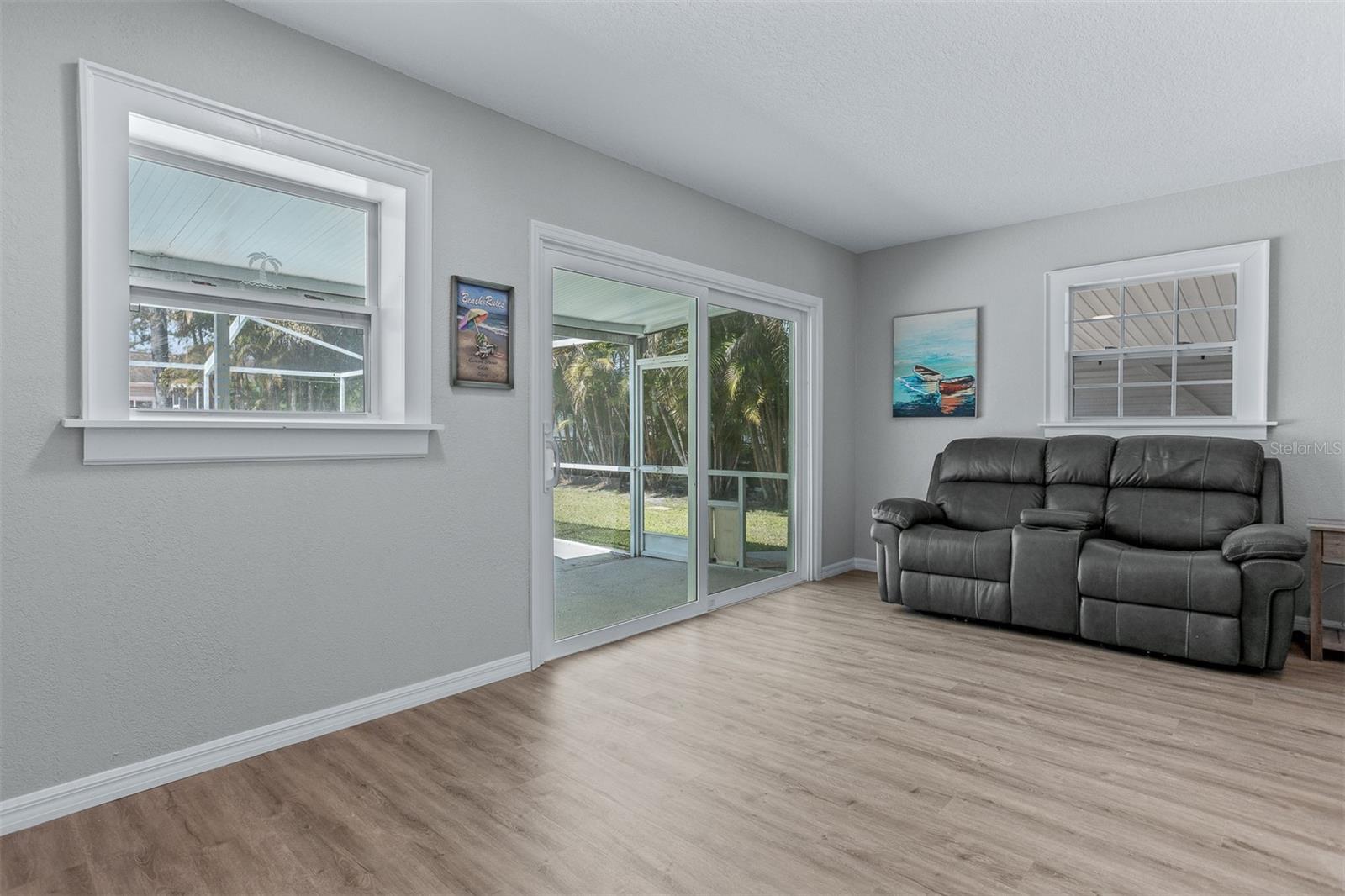 Image 19 of 56 For 711 Bayshore Drive