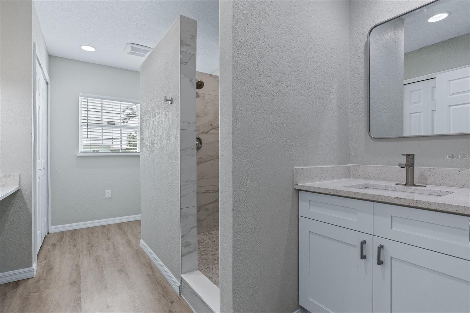 Image 24 of 56 For 711 Bayshore Drive