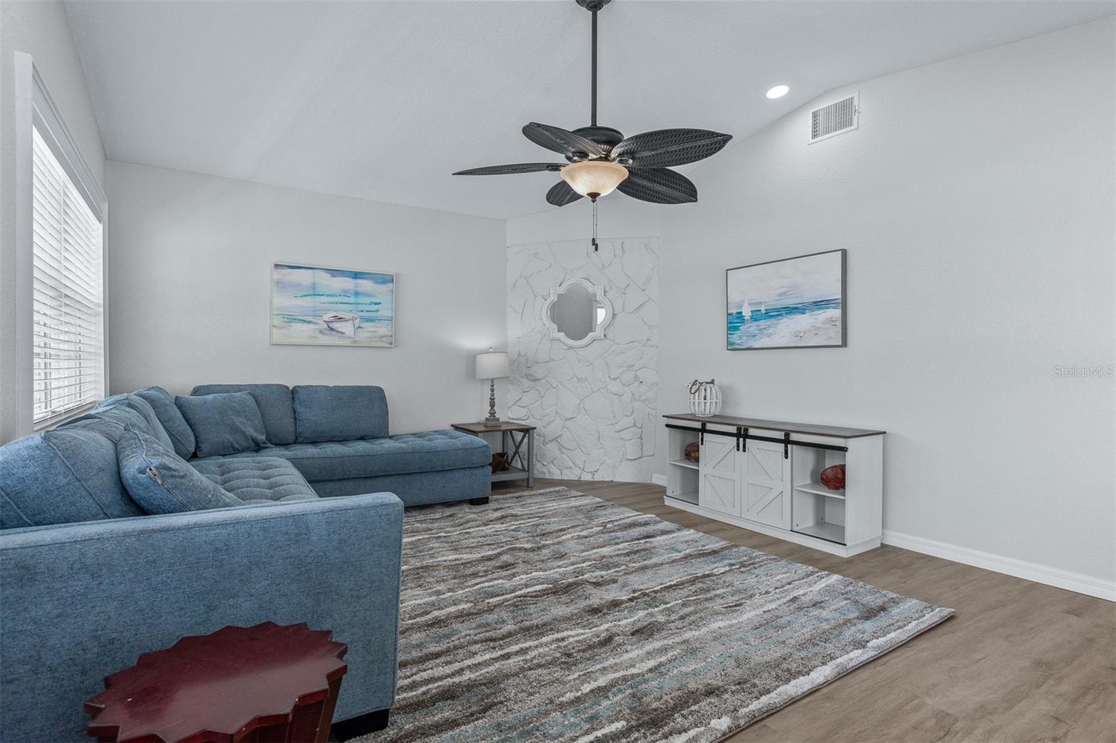 Image 9 of 56 For 711 Bayshore Drive