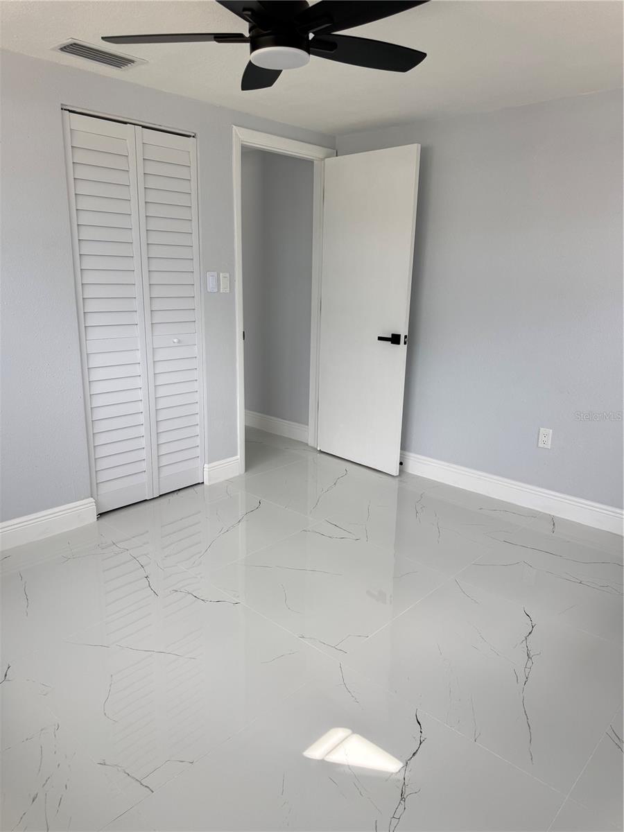 Image 13 of 26 For 10433 Laburnum Drive