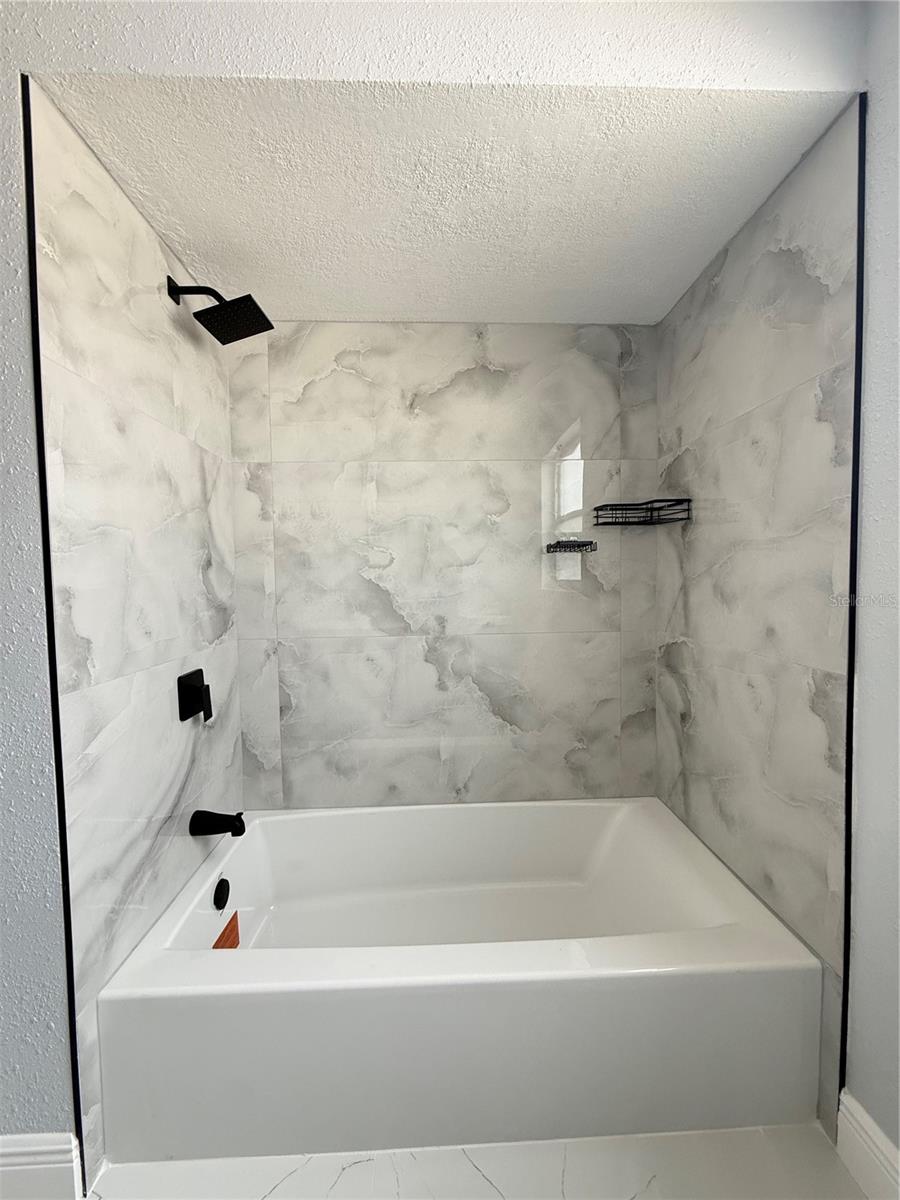 Image 17 of 26 For 10433 Laburnum Drive