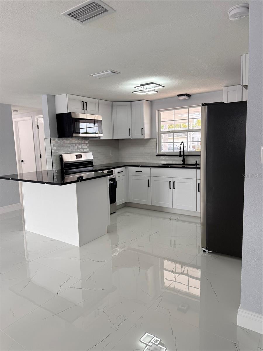 Image 19 of 26 For 10433 Laburnum Drive