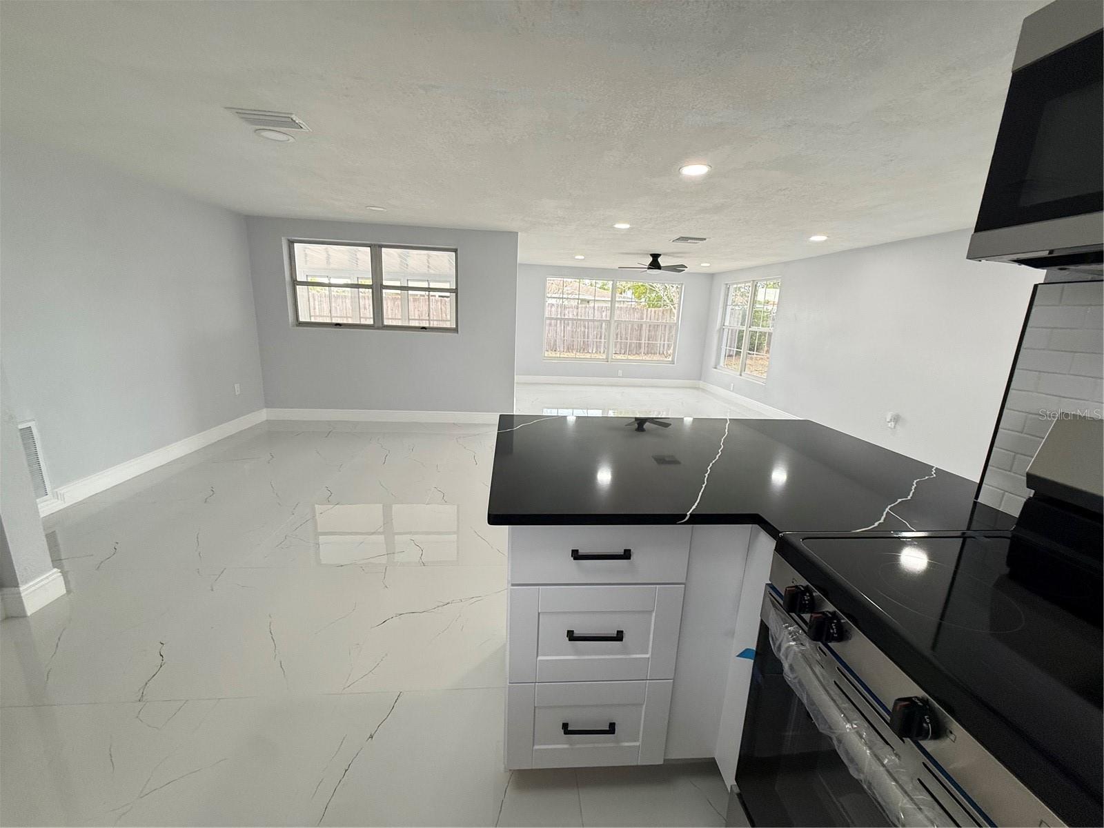 Image 21 of 26 For 10433 Laburnum Drive