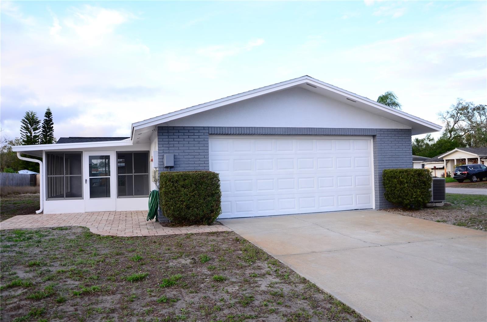 Image 3 of 26 For 10433 Laburnum Drive