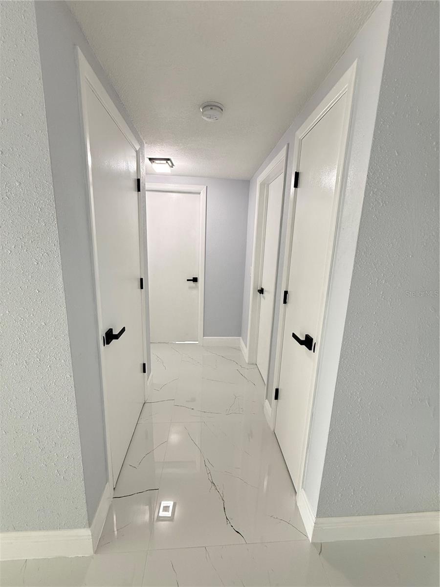 Image 6 of 26 For 10433 Laburnum Drive