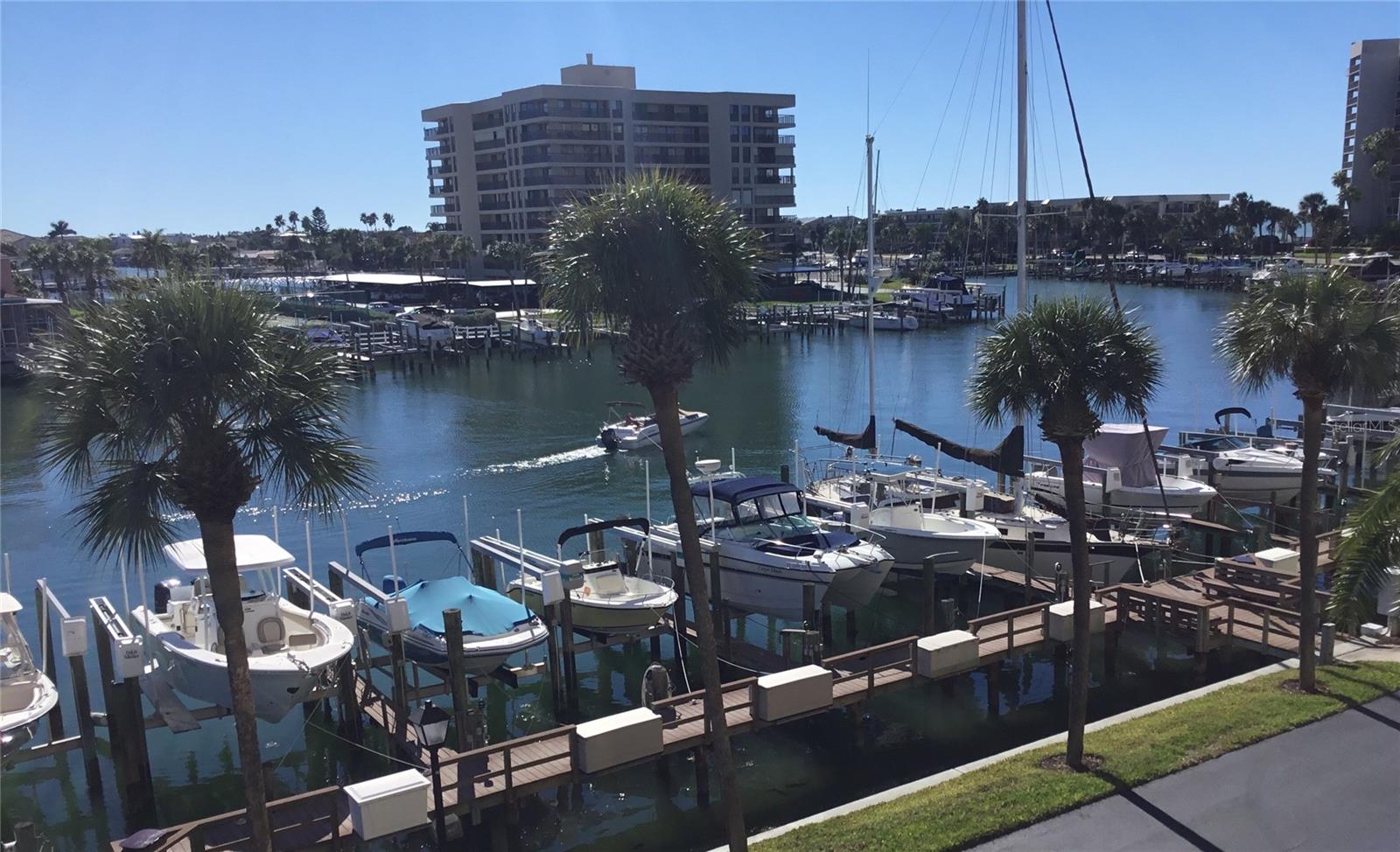 Image 23 of 26 For 1621 Gulf Boulevard 1406