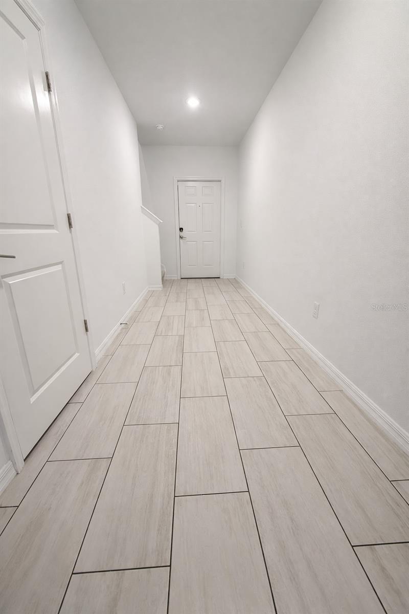 Image 3 of 10 For 2545 Leonia Lane