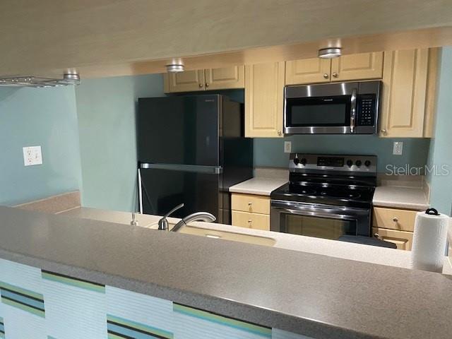 Image 33 of 36 For 108 Alameda Court 334