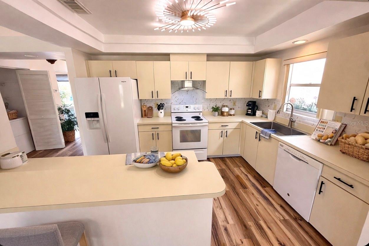 Image 26 of 62 For 7830 Becket Street