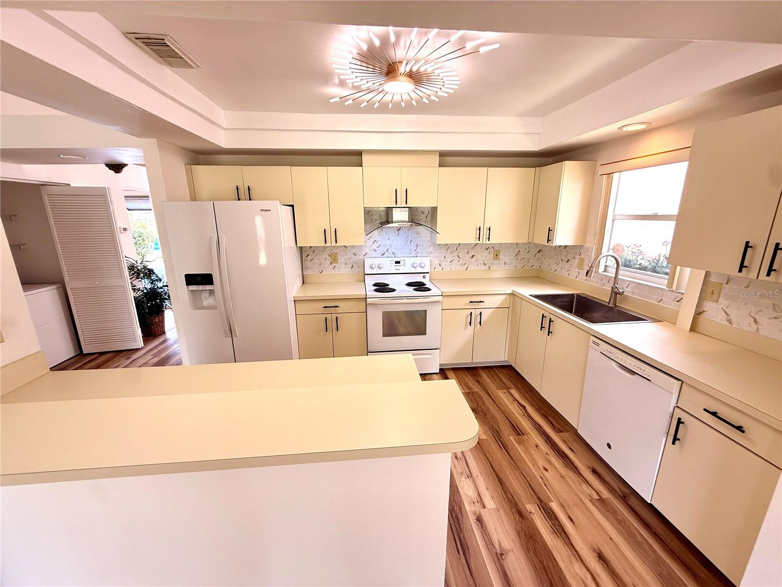 Image 27 of 62 For 7830 Becket Street