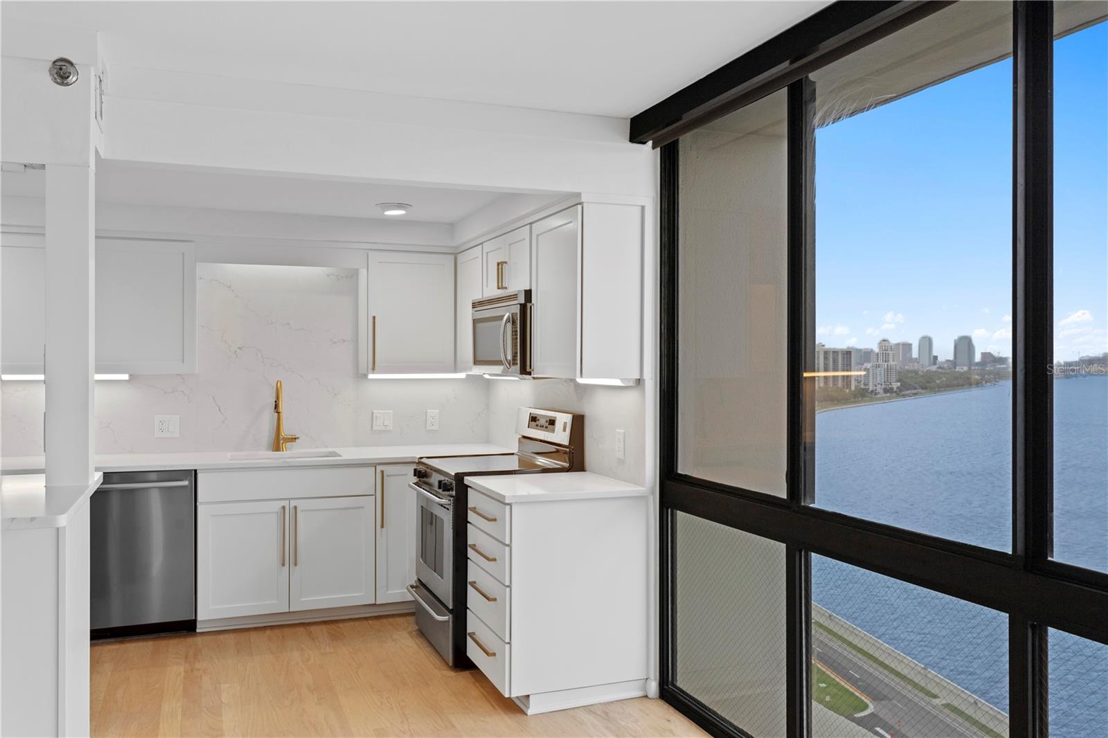 Image 15 of 55 For 3301 Bayshore Boulevard 1904d