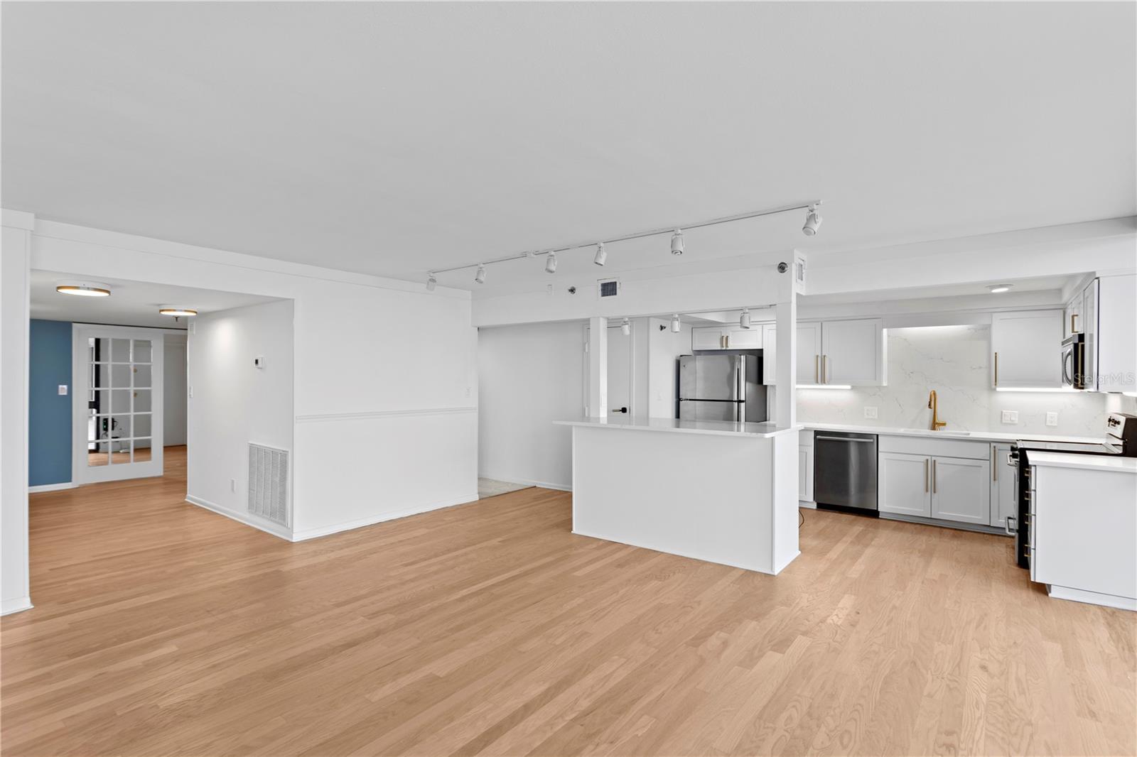 Image 28 of 55 For 3301 Bayshore Boulevard 1904d