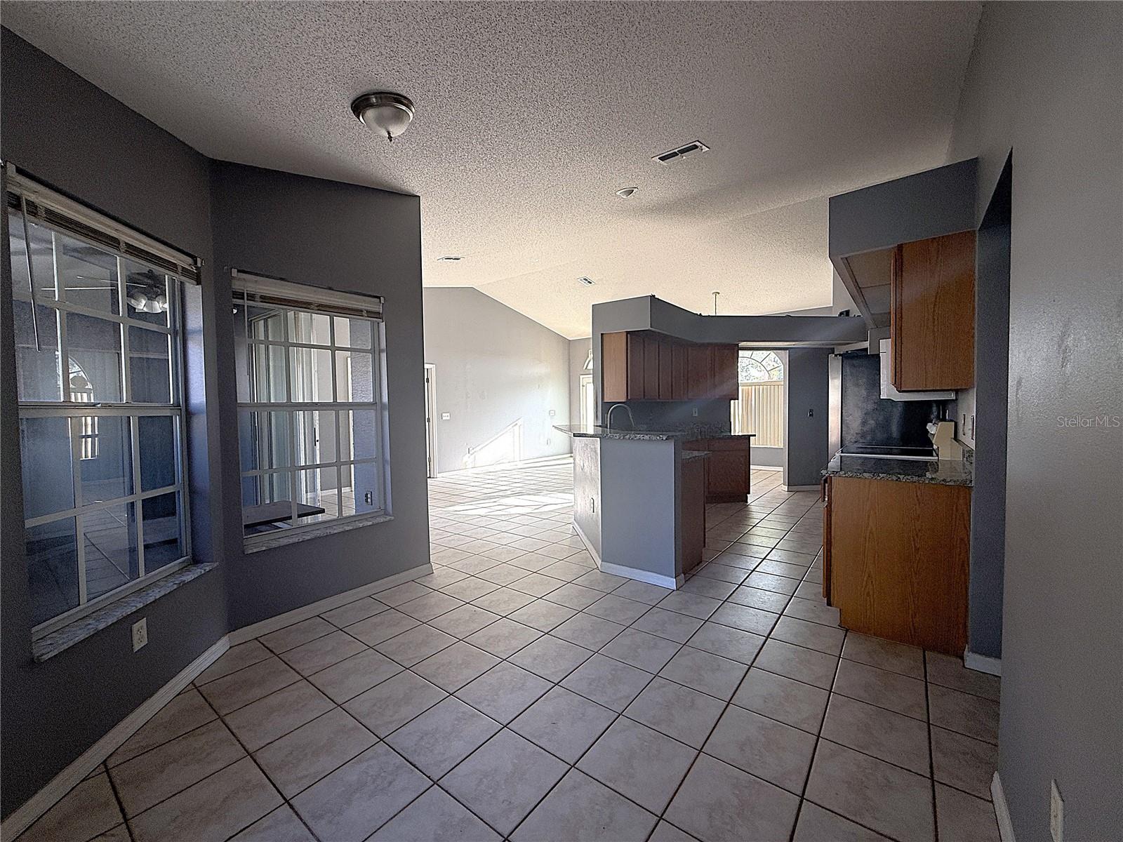 Image 10 of 27 For 8839 Greenleaf Court