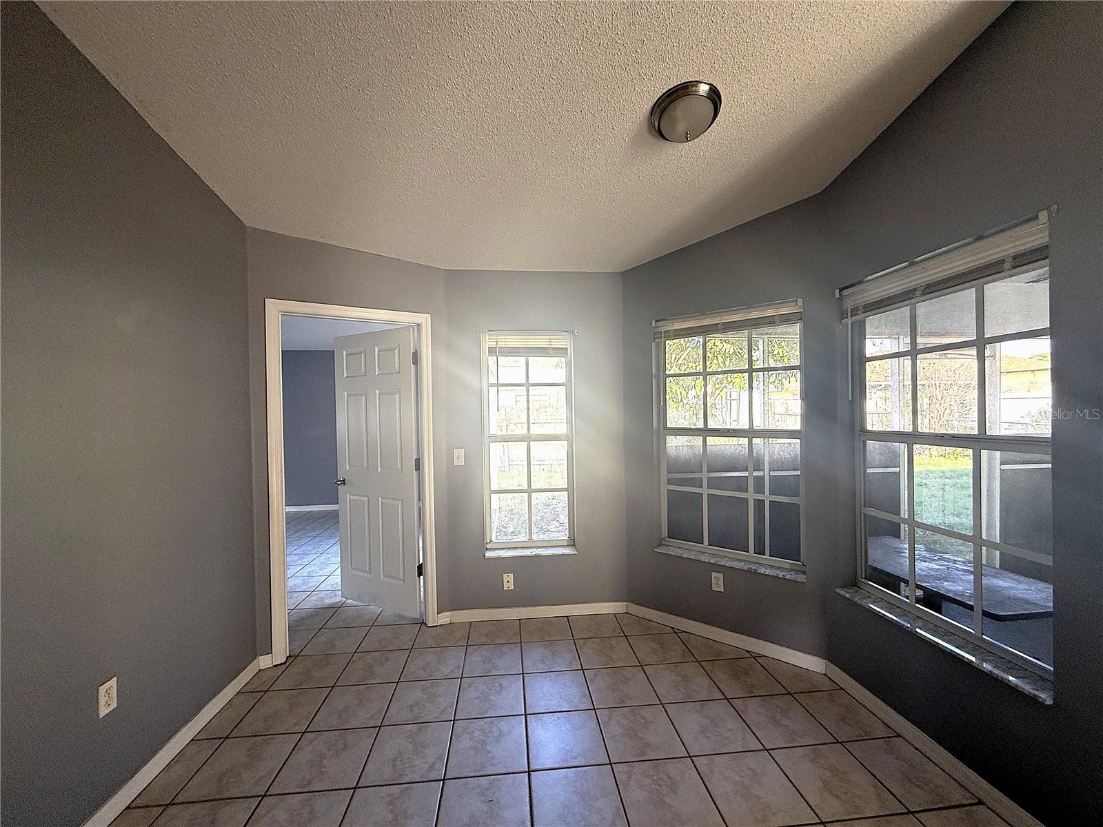 Image 11 of 27 For 8839 Greenleaf Court