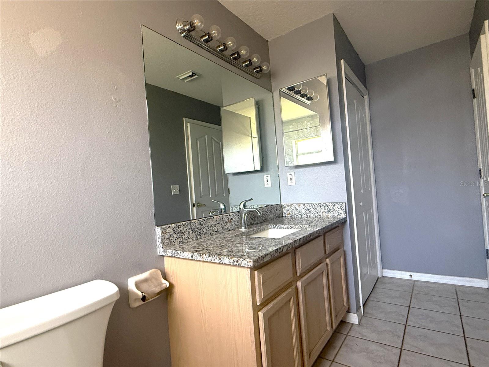 Image 19 of 27 For 8839 Greenleaf Court