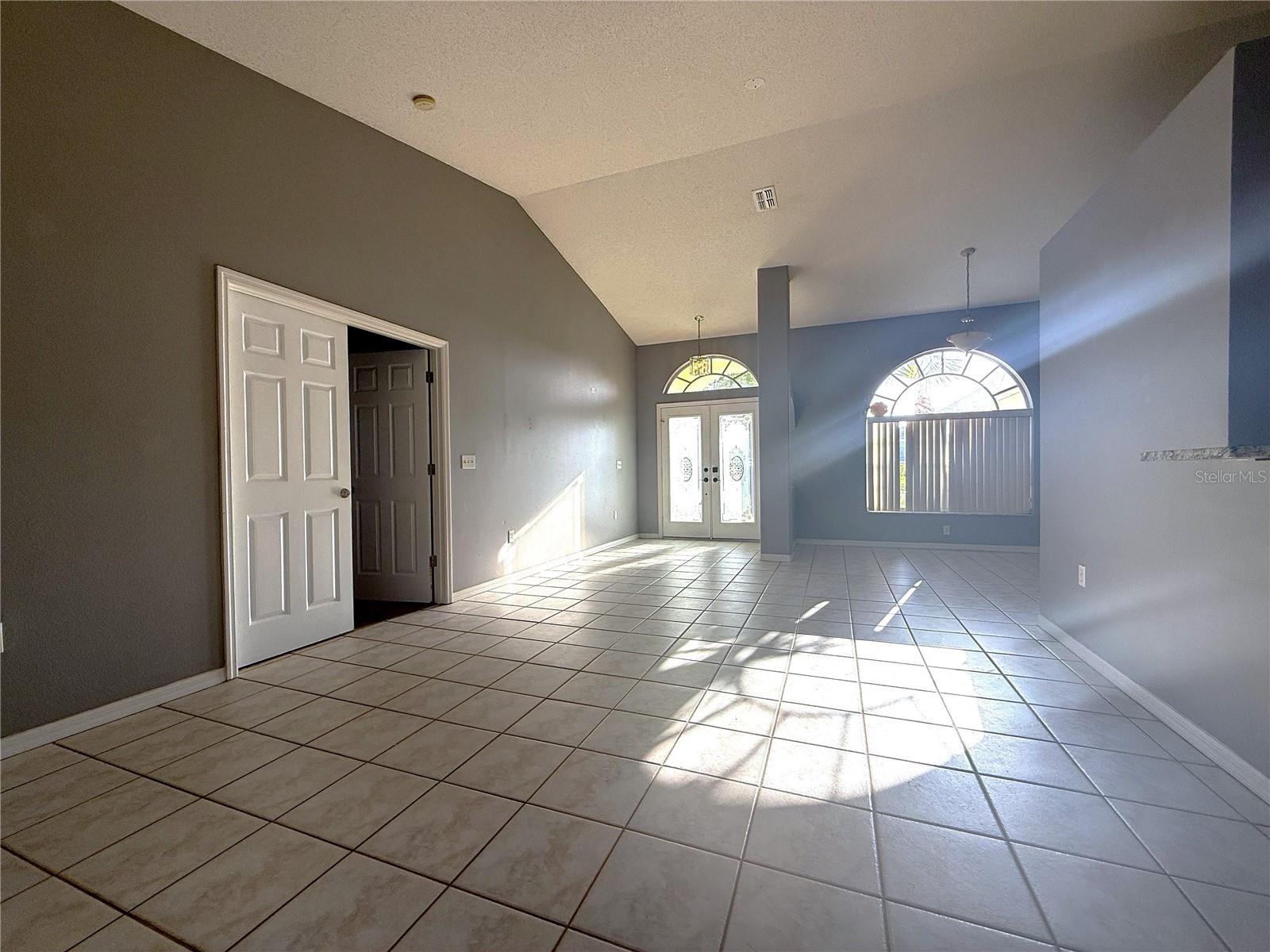 Image 6 of 27 For 8839 Greenleaf Court