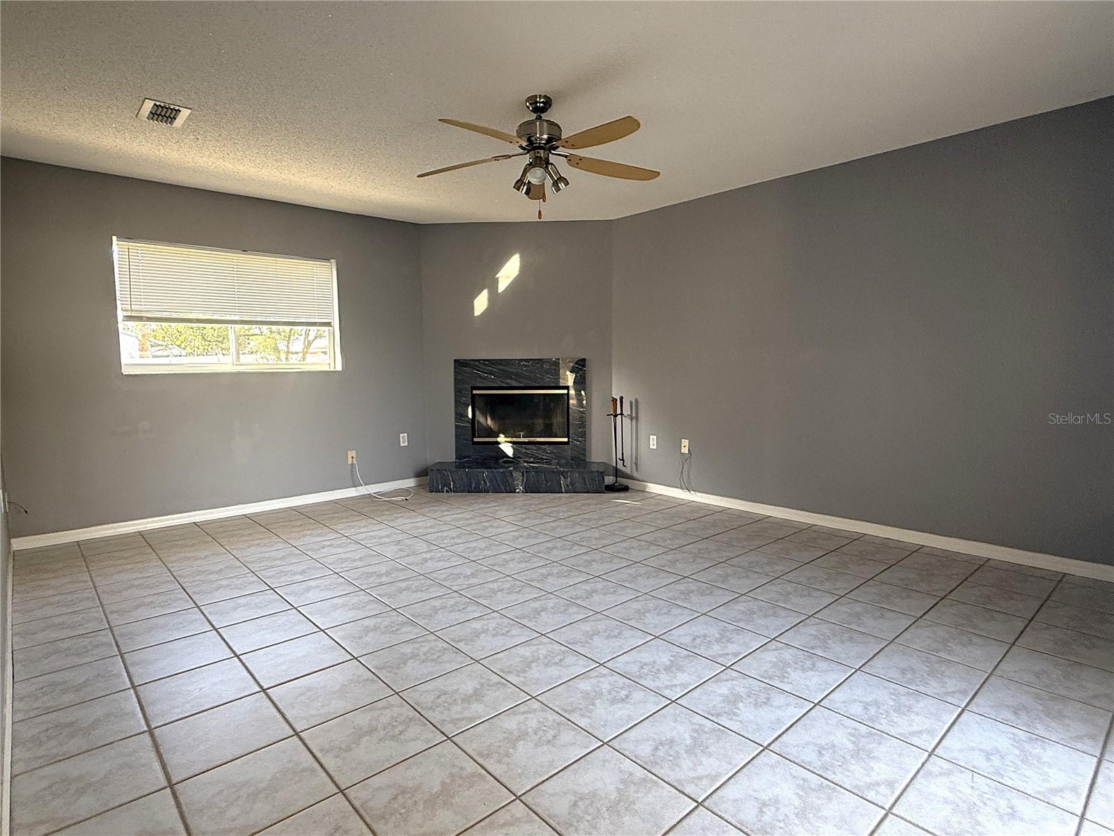 Image 9 of 27 For 8839 Greenleaf Court