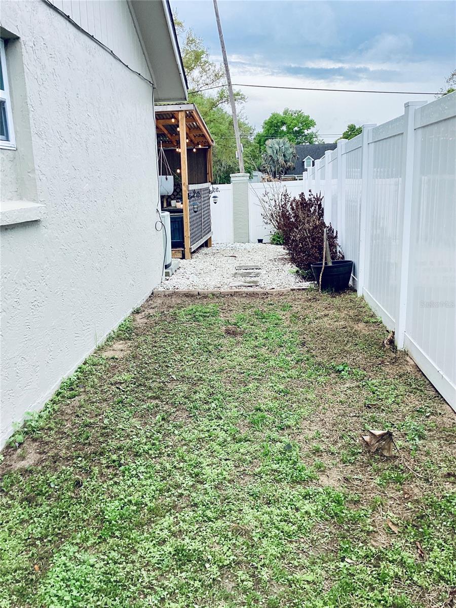 Image 4 of 28 For 525 Rapid Falls Drive