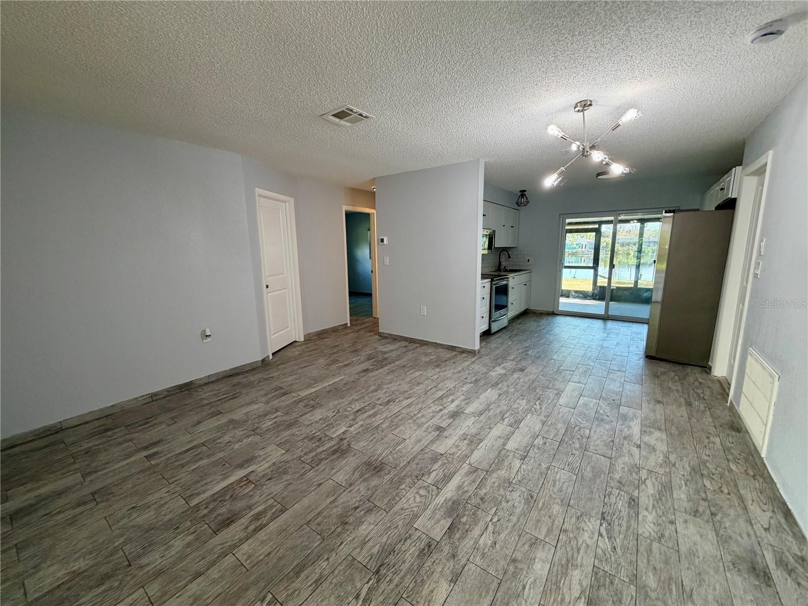 Image 4 of 15 For 4546 Edith Street