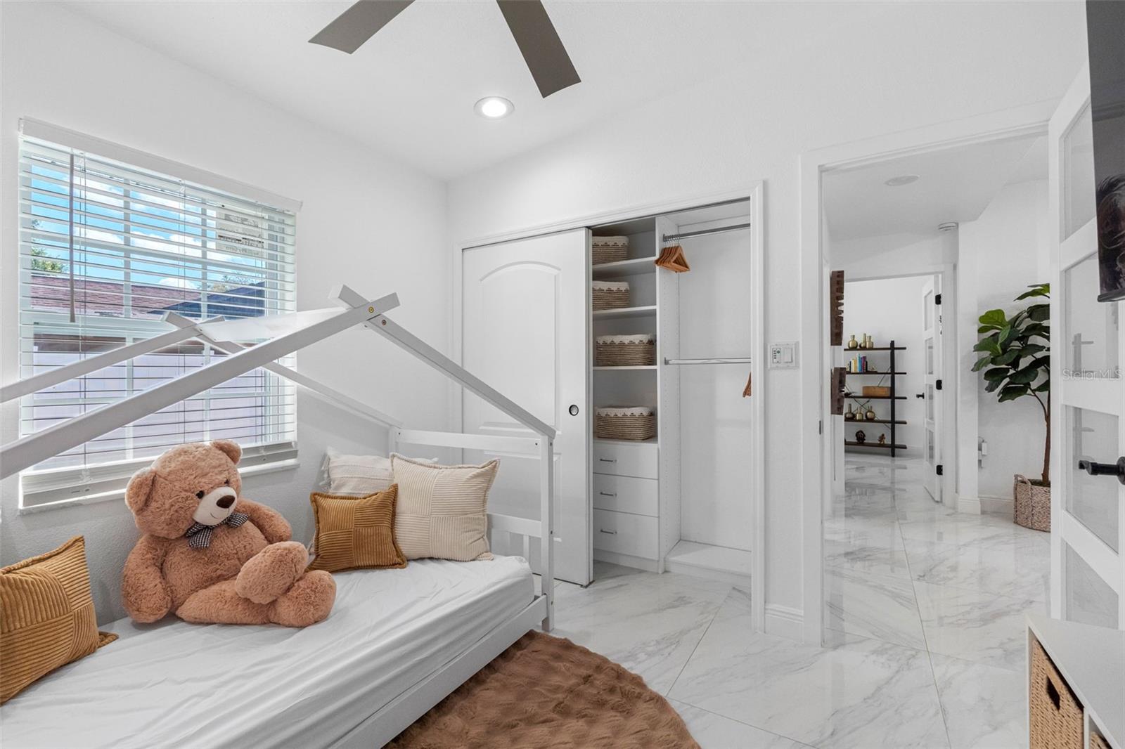 Image 22 of 87 For 1803 Lake Crest Avenue