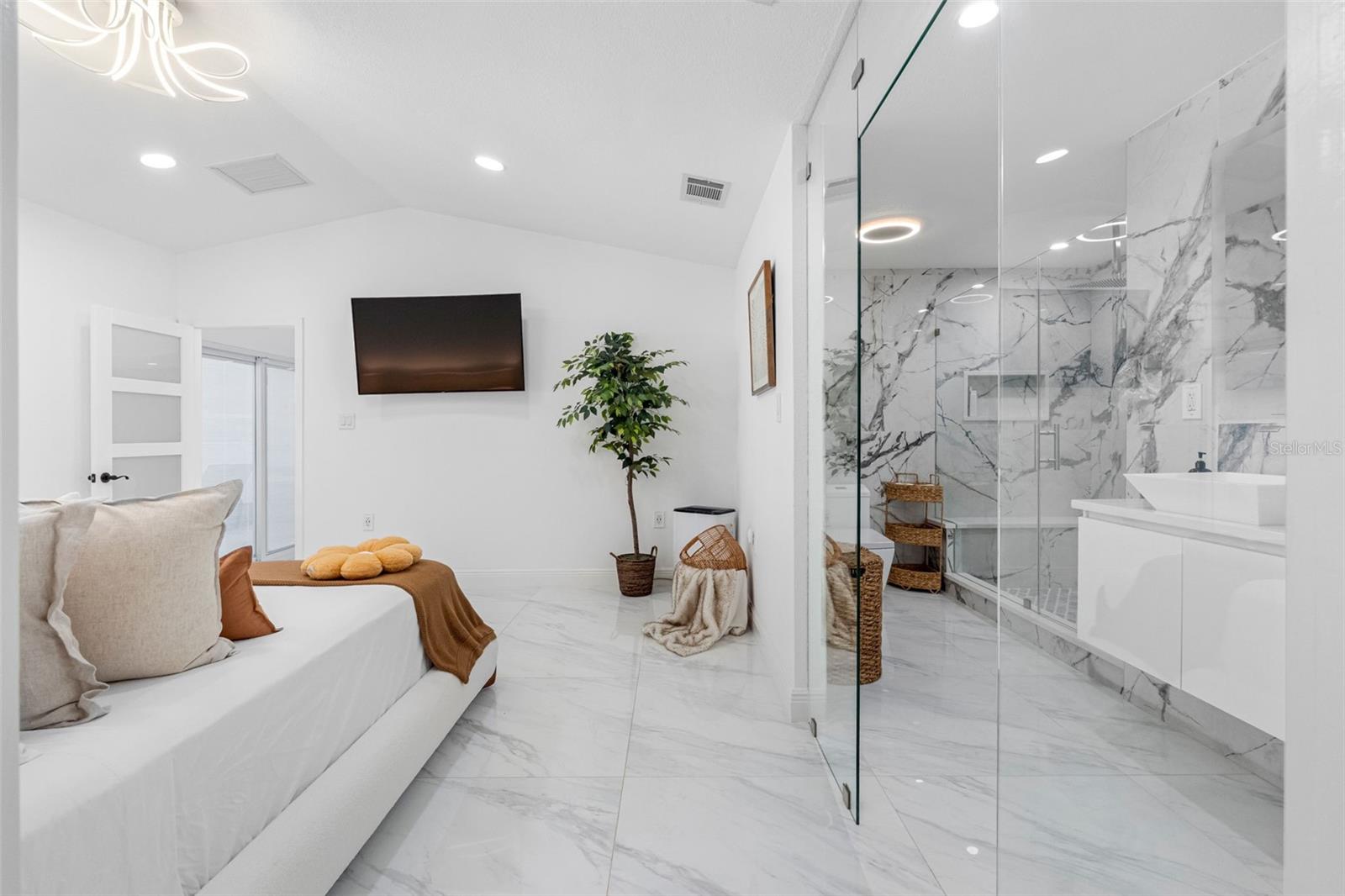 Image 46 of 87 For 1803 Lake Crest Avenue